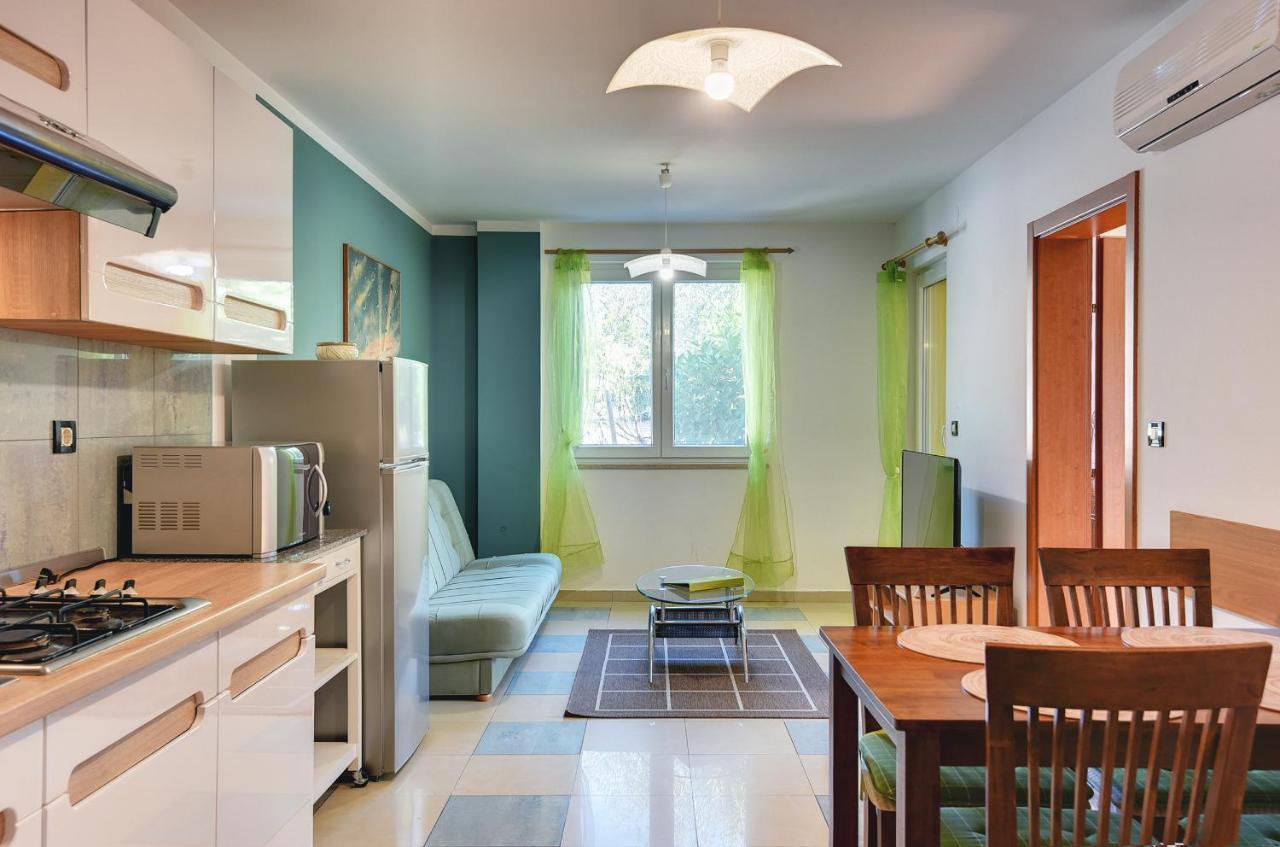 Apartments Universe Pula Luaran gambar