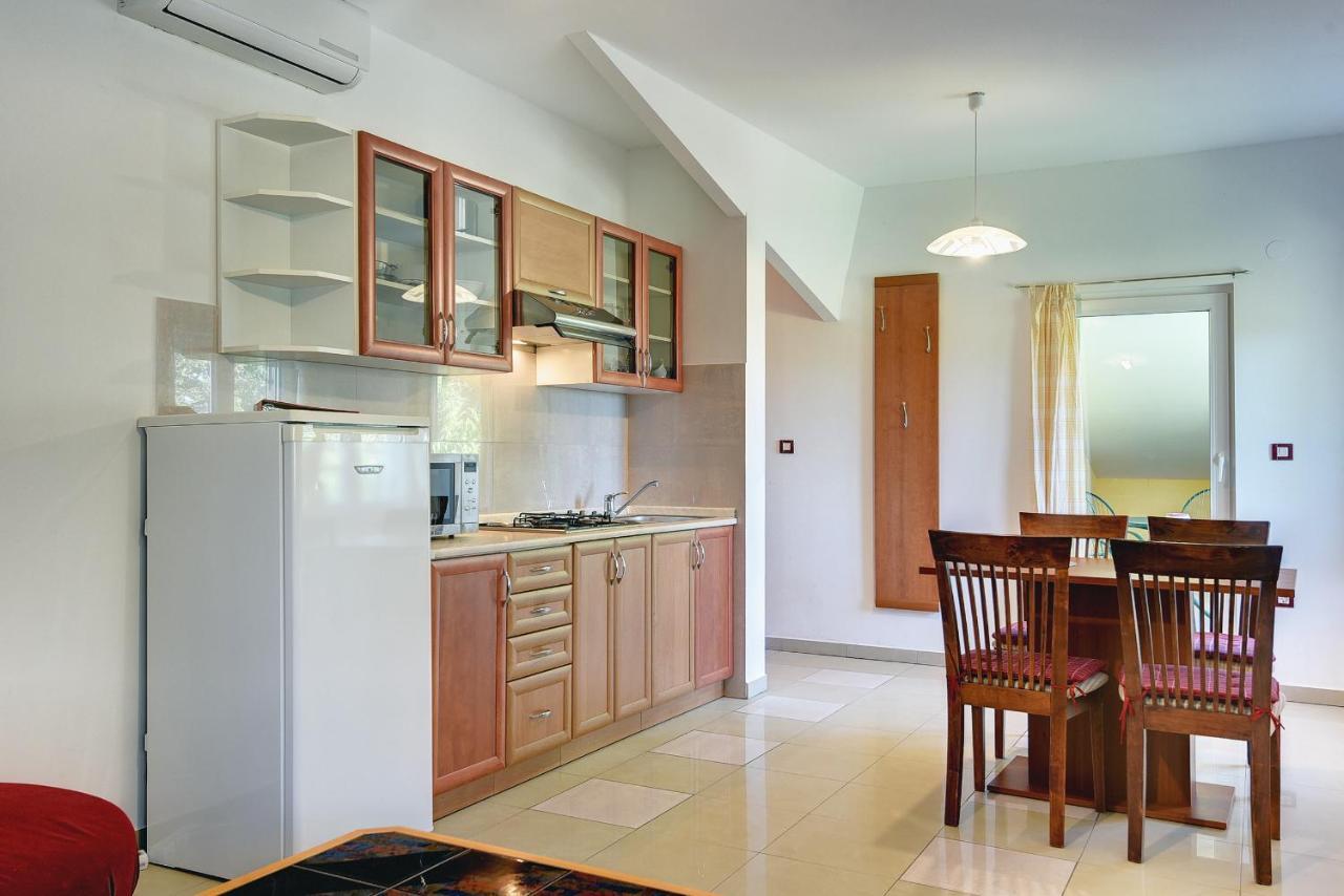 Apartments Universe Pula Luaran gambar